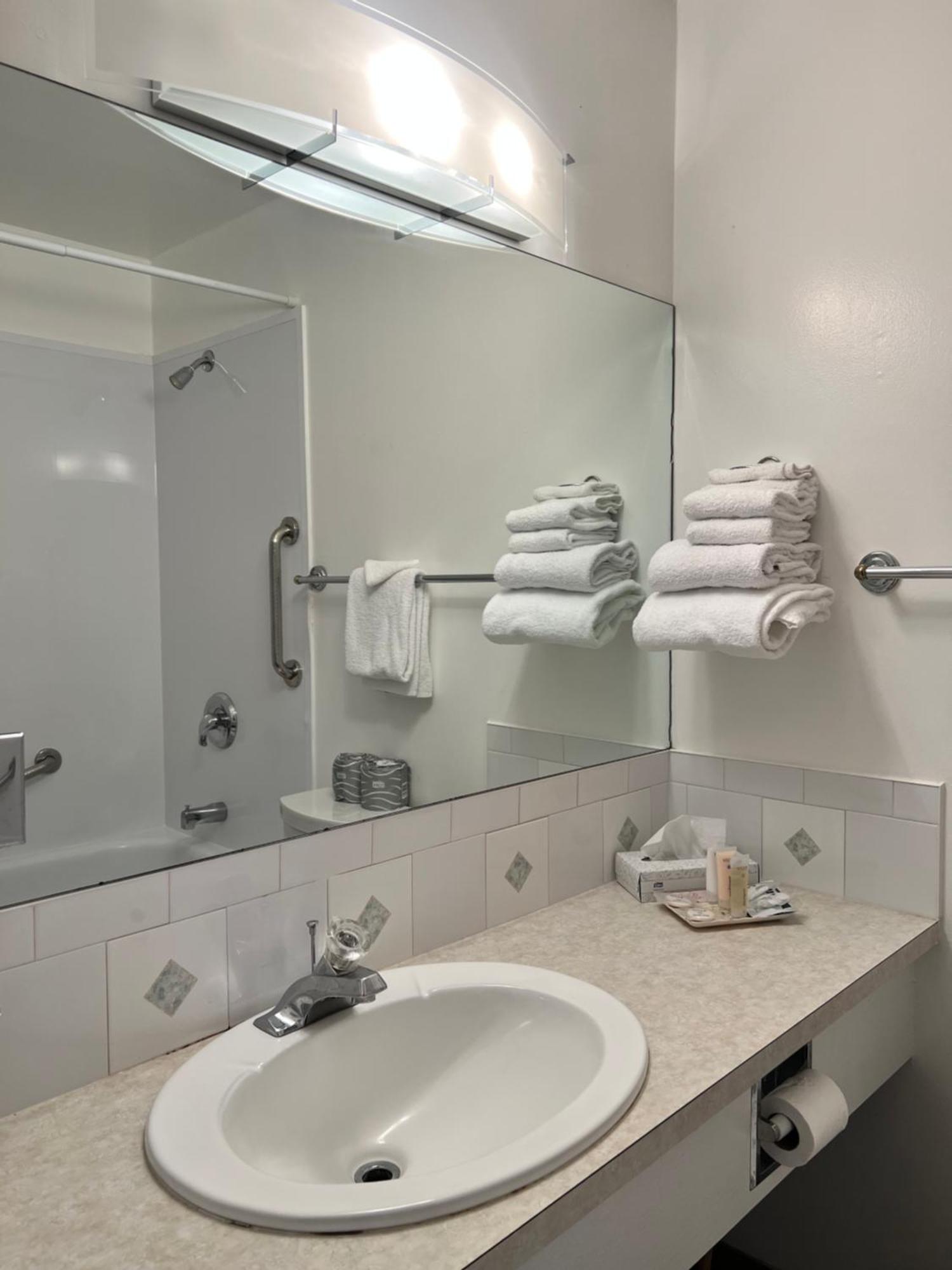 Sea Edge Motel Parksville Bilik gambar