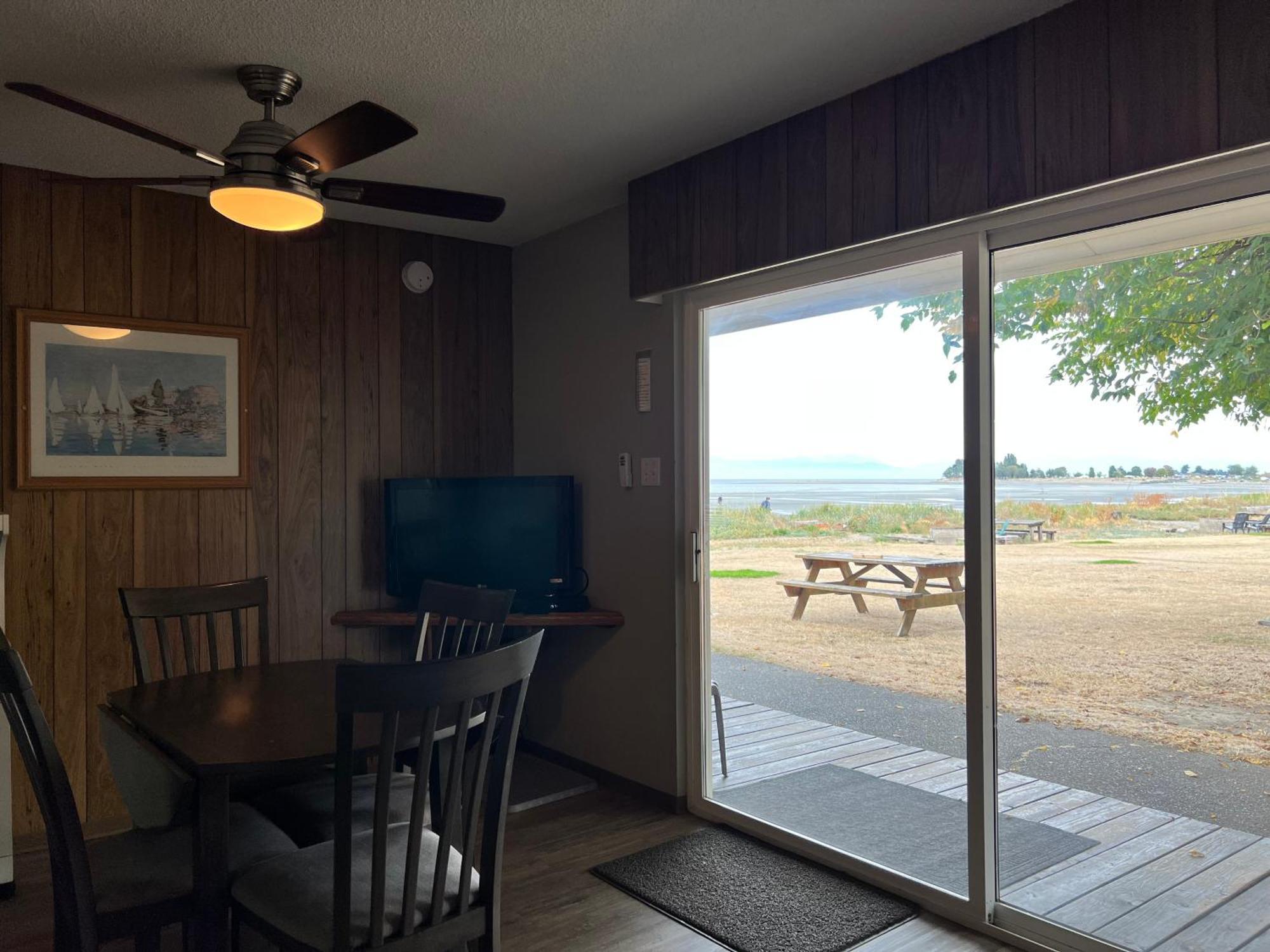 Sea Edge Motel Parksville Bilik gambar
